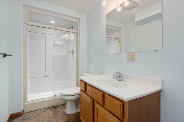 2552 Crestview Woods Drive, Newark, OH 43055