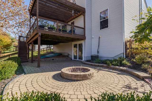 2552 Crestview Woods Drive, Newark, OH 43055