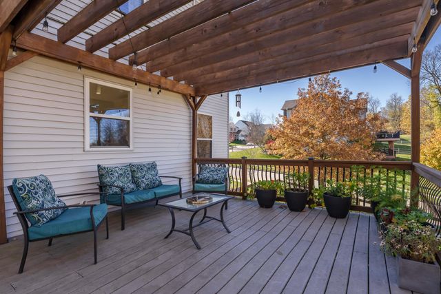 2552 Crestview Woods Drive, Newark, OH 43055