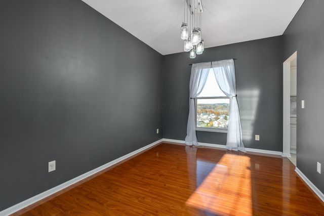 2552 Crestview Woods Drive, Newark, OH 43055