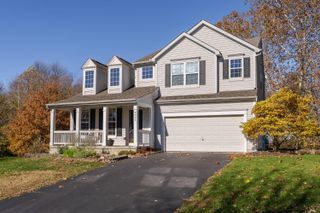 2552 Crestview Woods Drive, Newark, OH 43055