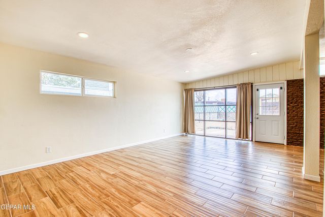 8818 MOUNT ELBERT Drive, El Paso, TX 79904