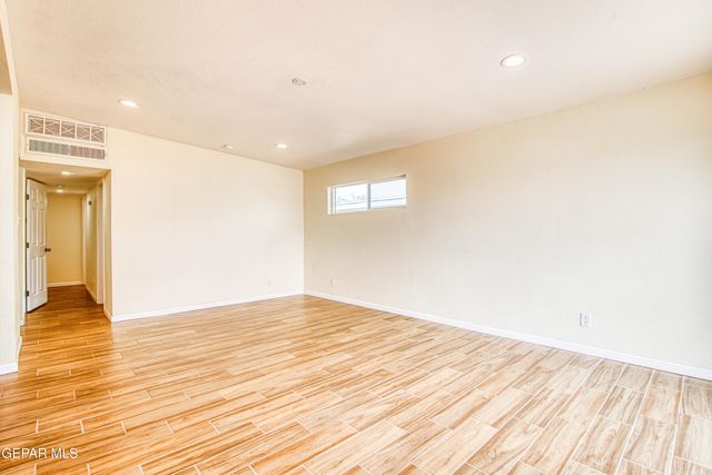 8818 MOUNT ELBERT Drive, El Paso, TX 79904