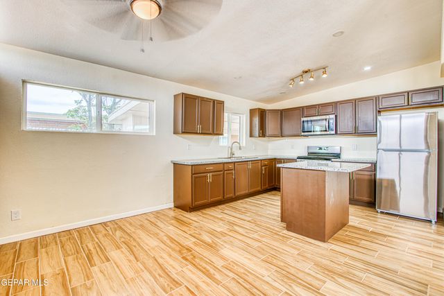 8818 MOUNT ELBERT Drive, El Paso, TX 79904