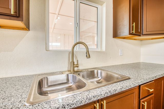 8818 MOUNT ELBERT Drive, El Paso, TX 79904