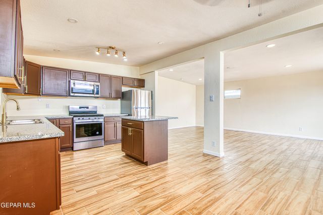 8818 MOUNT ELBERT Drive, El Paso, TX 79904