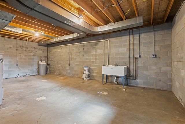 223 Balsinger Rd, German Twp, PA 15401