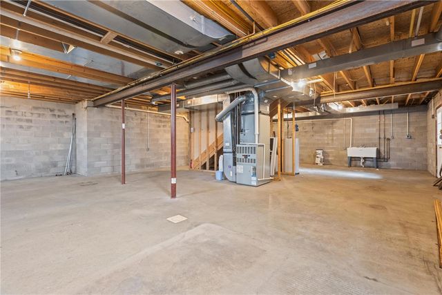 223 Balsinger Rd, German Twp, PA 15401