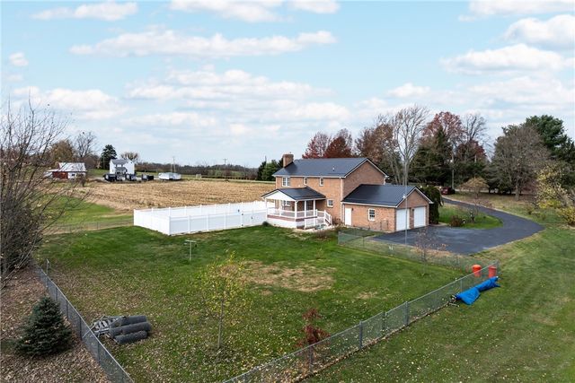 223 Balsinger Rd, German Twp, PA 15401