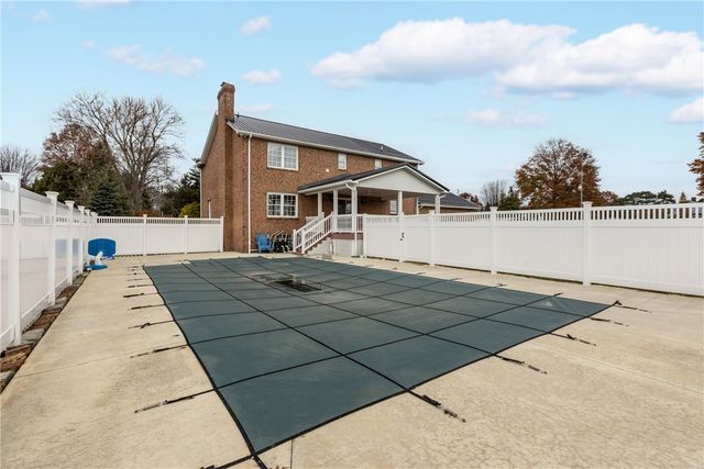 223 Balsinger Rd, German Twp, PA 15401