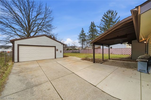 13442 Havendale Drive, Brook Park, OH 44142
