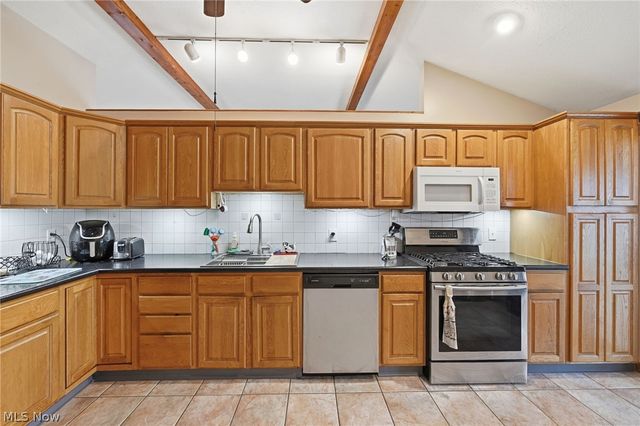 13442 Havendale Drive, Brook Park, OH 44142