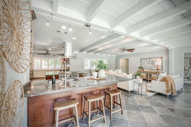 2530 W Dovewood Lane, Fresno, CA 93711