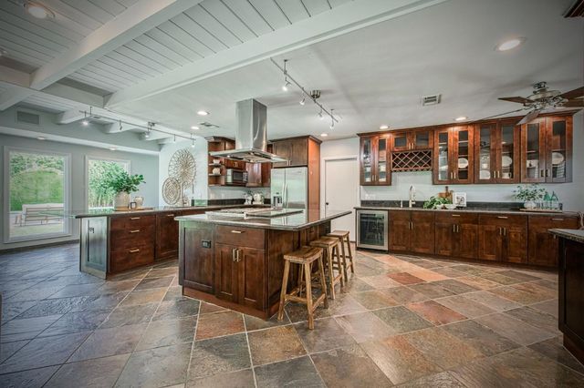 2530 W Dovewood Lane, Fresno, CA 93711