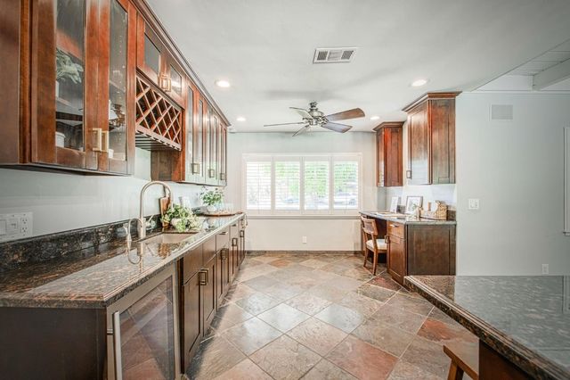 2530 W Dovewood Lane, Fresno, CA 93711