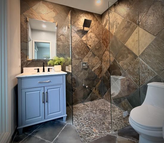 2530 W Dovewood Lane, Fresno, CA 93711