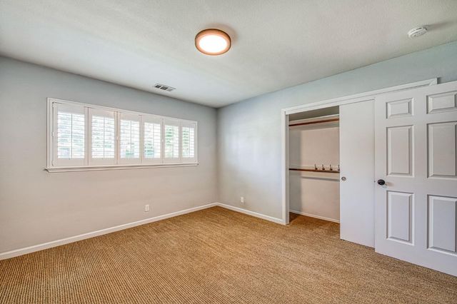 2530 W Dovewood Lane, Fresno, CA 93711