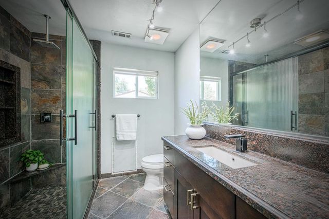 2530 W Dovewood Lane, Fresno, CA 93711
