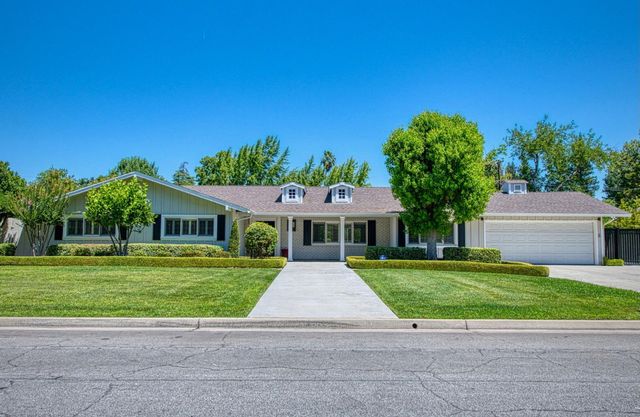 2530 W Dovewood Lane, Fresno, CA 93711