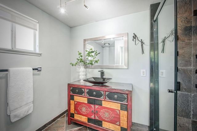 2530 W Dovewood Lane, Fresno, CA 93711
