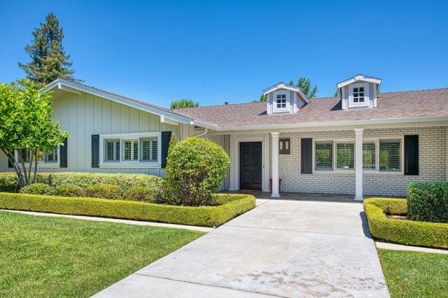 2530 W Dovewood Lane, Fresno, CA 93711