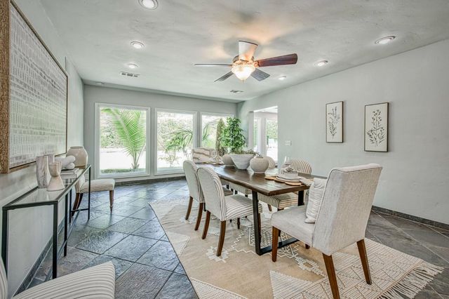 2530 W Dovewood Lane, Fresno, CA 93711