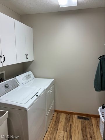 611 Pond View Circle NW, Strasburg, OH 44680
