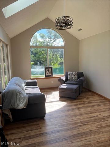 611 Pond View Circle NW, Strasburg, OH 44680