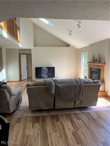 611 Pond View Circle NW, Strasburg, OH 44680