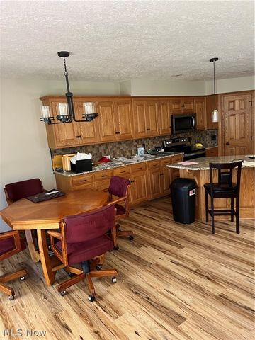 611 Pond View Circle NW, Strasburg, OH 44680