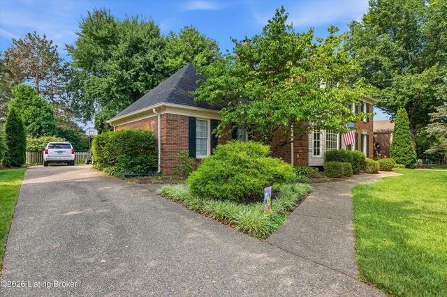 2710 Avenue Of The Woods, Louisville, KY 40241