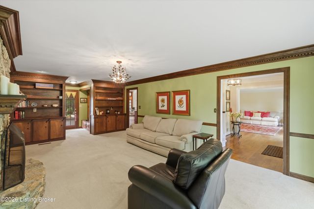 2710 Avenue Of The Woods, Louisville, KY 40241