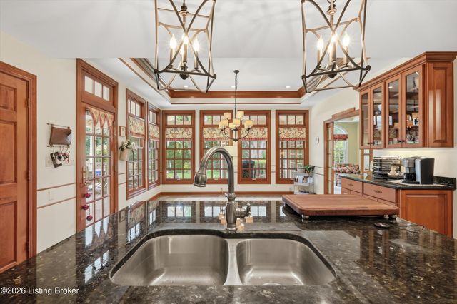 2710 Avenue Of The Woods, Louisville, KY 40241