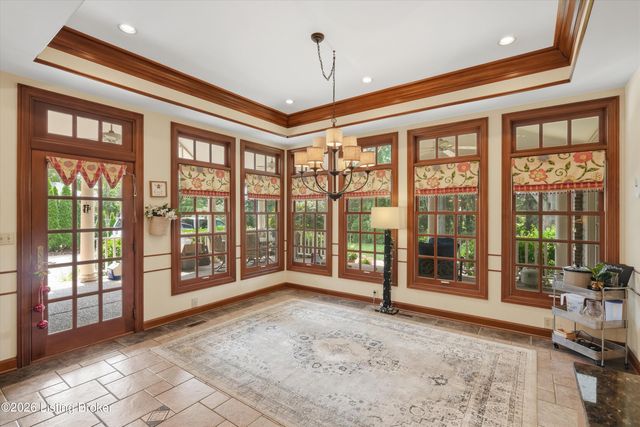 2710 Avenue Of The Woods, Louisville, KY 40241
