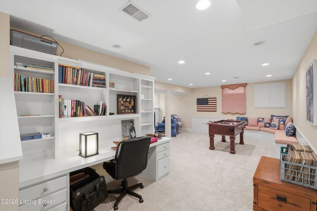 2710 Avenue Of The Woods, Louisville, KY 40241