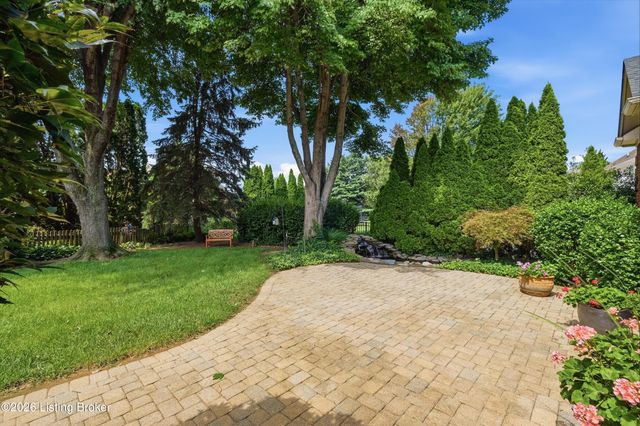 2710 Avenue Of The Woods, Louisville, KY 40241