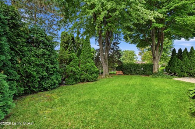 2710 Avenue Of The Woods, Louisville, KY 40241