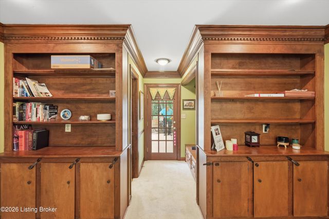 2710 Avenue Of The Woods, Louisville, KY 40241