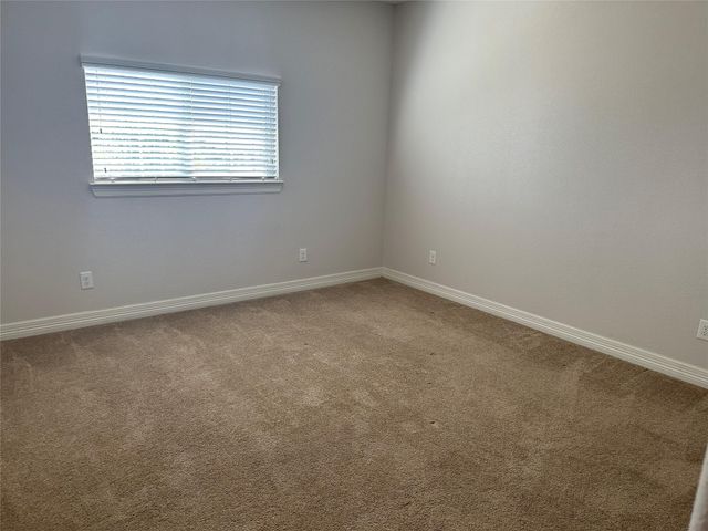 28 W Oaks Drive, Houston, TX 77058