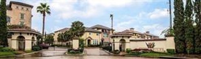 28 W Oaks Drive, Houston, TX 77058