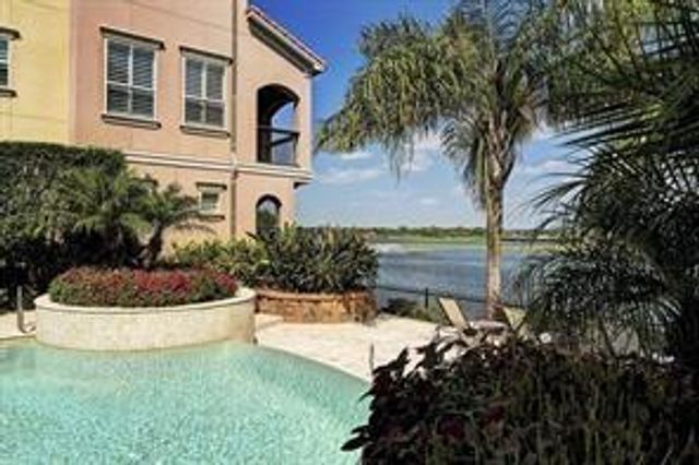 28 W Oaks Drive, Houston, TX 77058