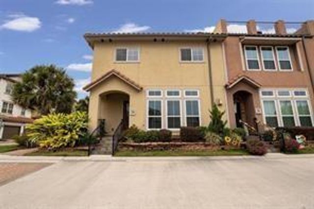 28 W Oaks Drive, Houston, TX 77058