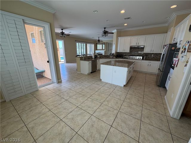 2127 Clearwater Lake Drive, Henderson, NV 89044