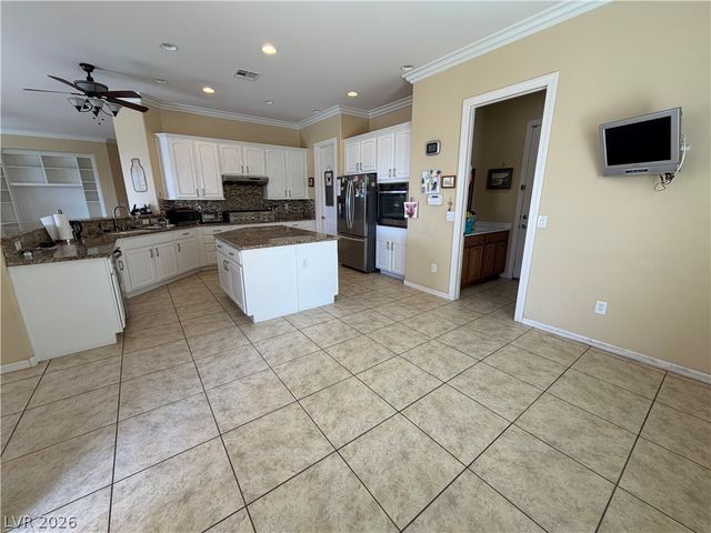 2127 Clearwater Lake Drive, Henderson, NV 89044