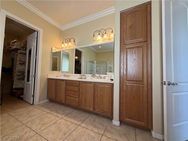 2127 Clearwater Lake Drive, Henderson, NV 89044
