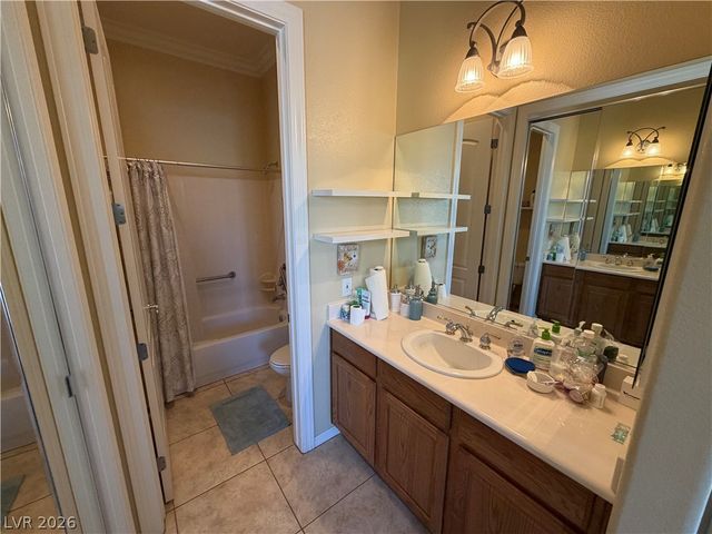 2127 Clearwater Lake Drive, Henderson, NV 89044