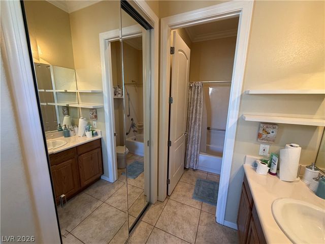 2127 Clearwater Lake Drive, Henderson, NV 89044