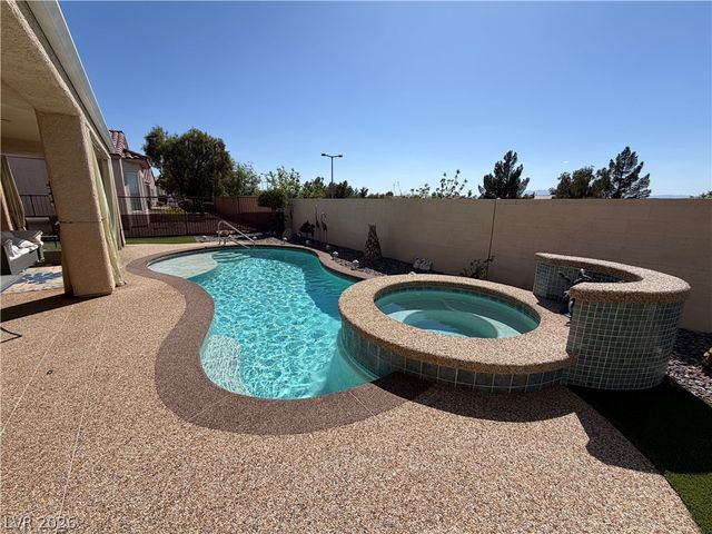 2127 Clearwater Lake Drive, Henderson, NV 89044