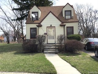 9214 Hayes Street, Detroit, MI 48213