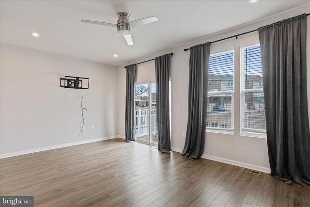 135 PRESIDENTS POINTE AVE, Ranson, WV 25438